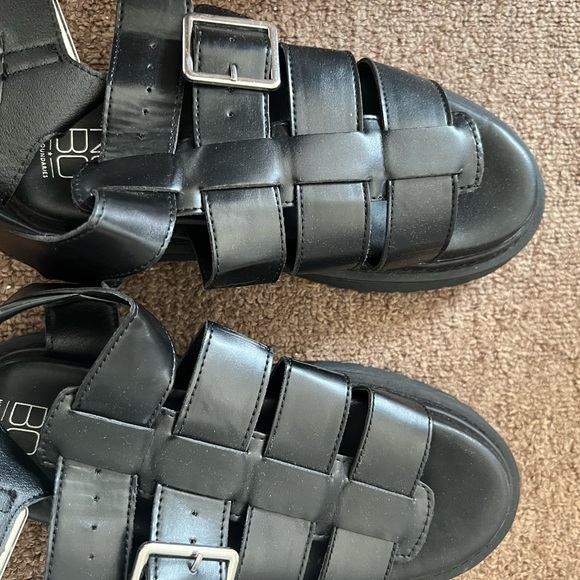 Sandals - Picture 4 of 4